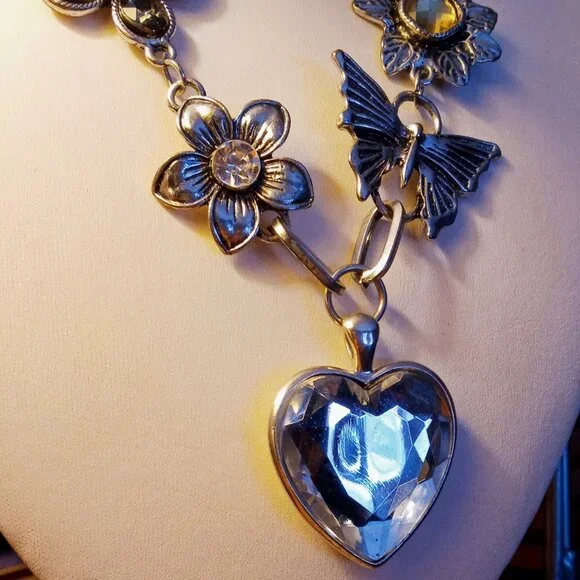 💙🌸🦋Chunky Crystal Rhinestone Heart Flowers Butterfly Statement Necklace🦋🌸💙 - Picture 5 of 12